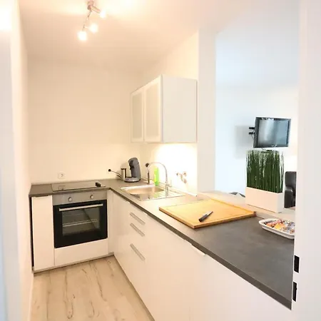 Im Zentrum Von Langenhagen Mit Netflix Und Tiefgarage アパート *